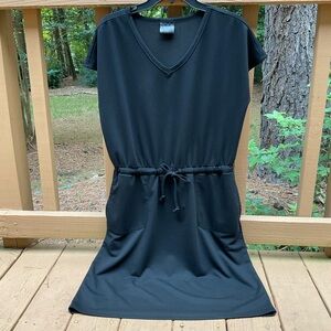 32 Degrees Cool Black Sport Dress, Oversize Medium